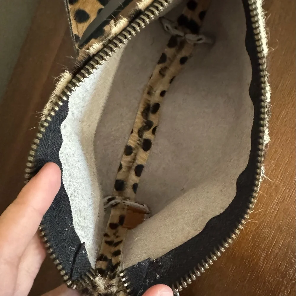 Parker Thatch leopard little buddy with crossbody strap - Picture 6 of 6